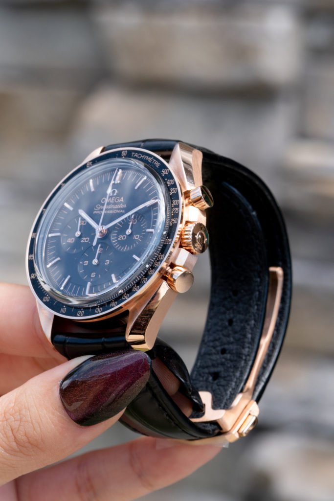 the movement of the  omega professional and the Omega moonphase