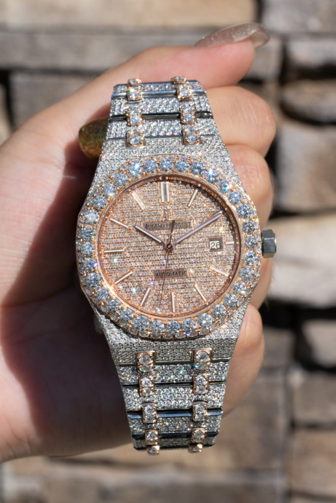 VVS diamond on an Audemars Piguet dial