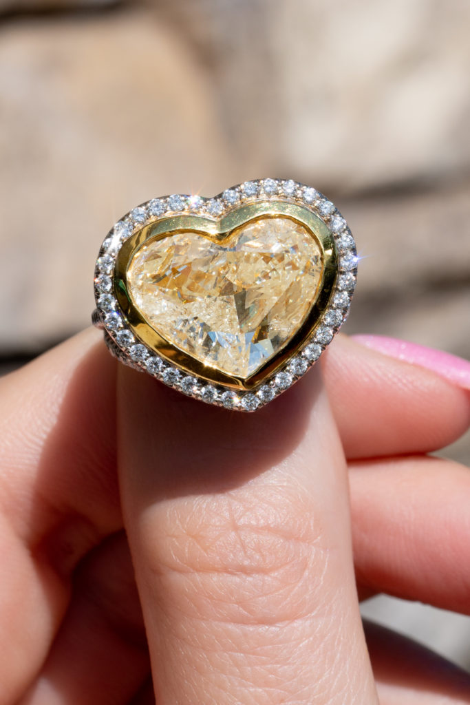Light love shaped diamond rings