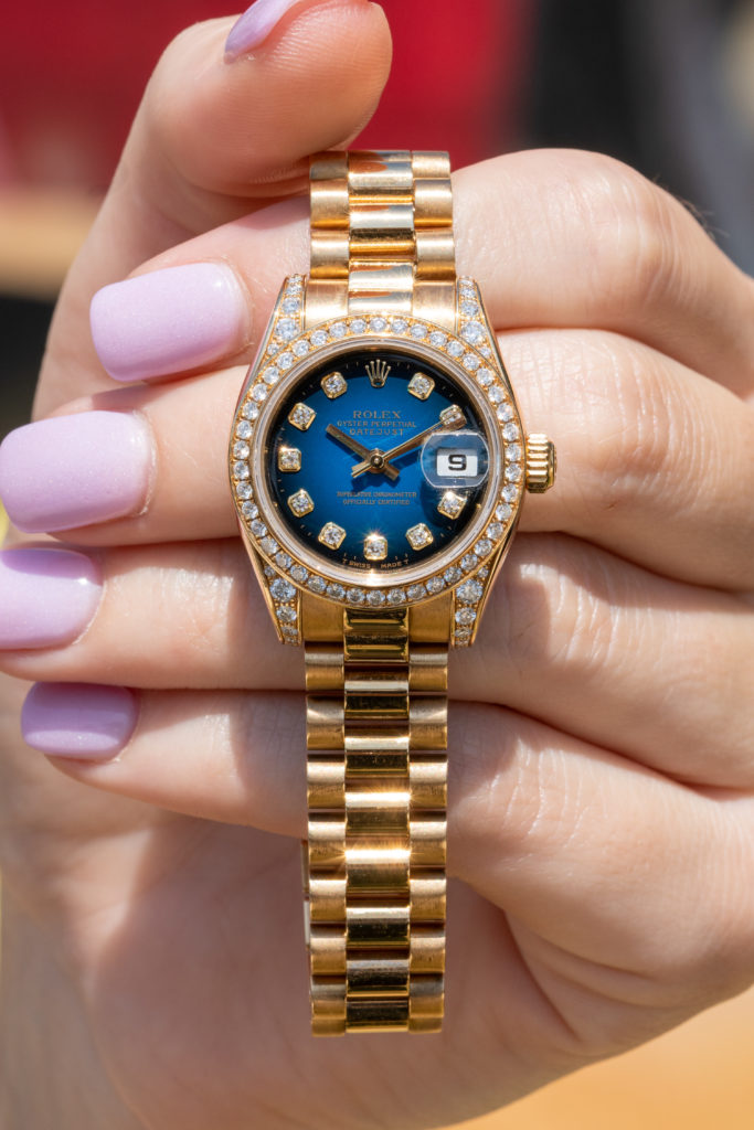 A designer wristwatch: a perfect gift for your woman