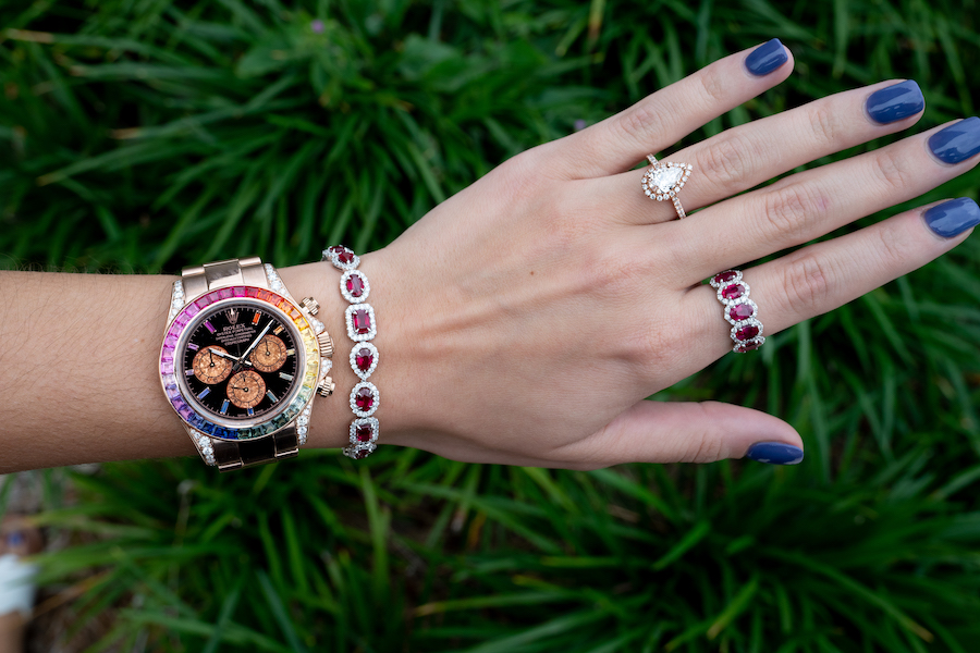 how to wear jewelry with watch