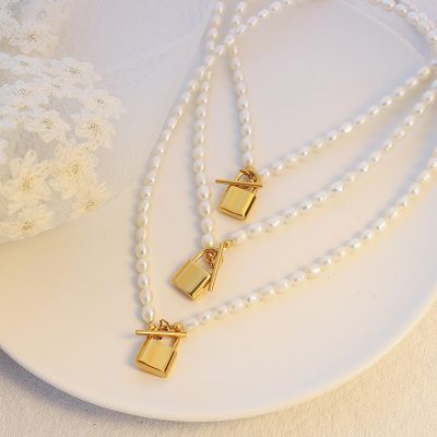 Vintage Natural Pearl OT Buckle Lock Stainless Steel Light Luxury Necklace