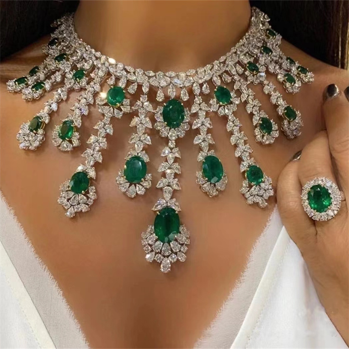 Emerald jewelry necklace